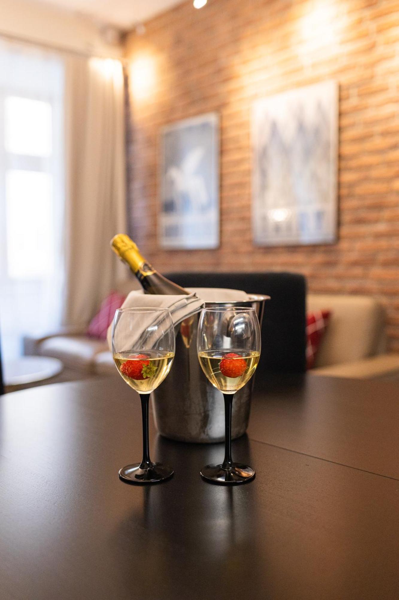 Lux Apartmenty - Old City Krakow Bagian luar foto