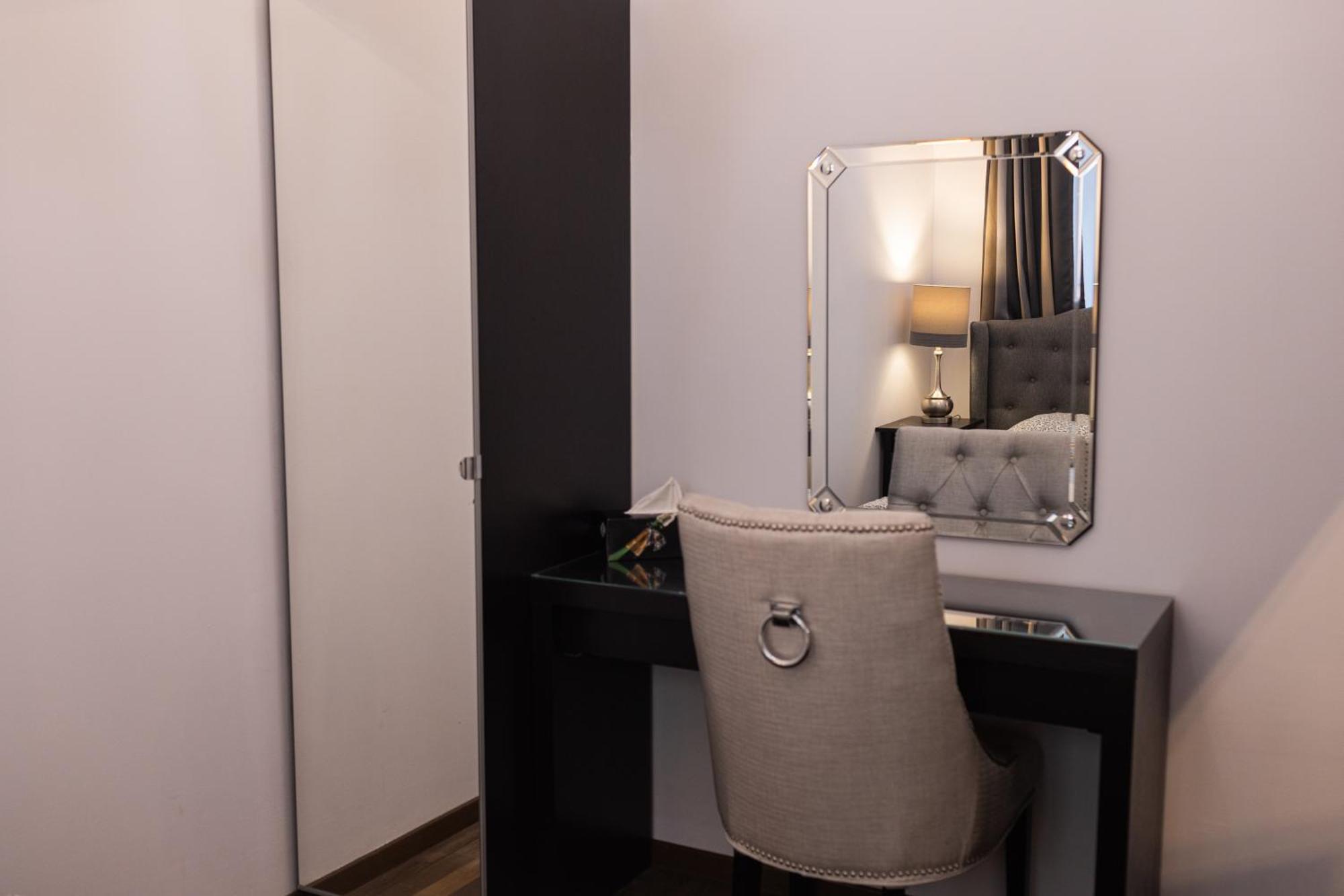 Lux Apartmenty - Old City Krakow Bagian luar foto